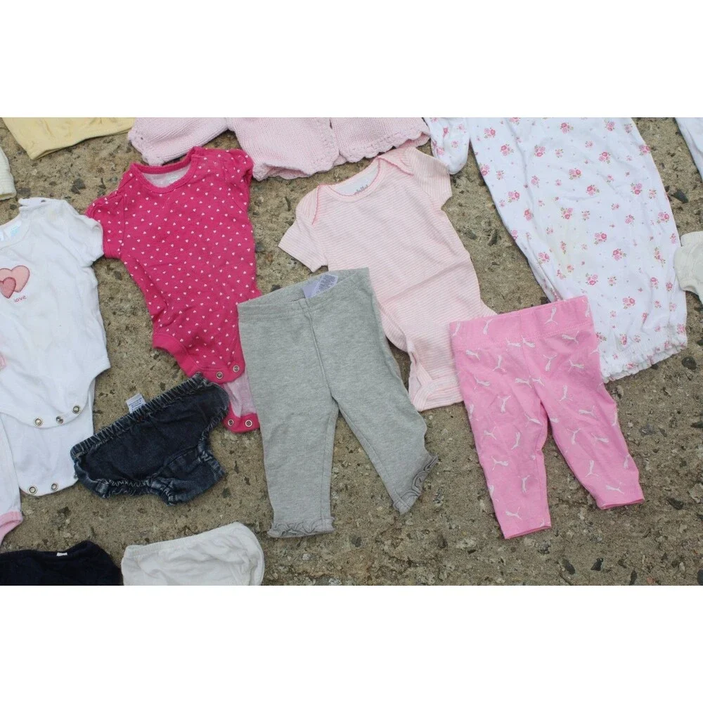 Lot of 27 pcs Baby Girl Clothes 3M, 0-3M Outfits Sleepers CUTE FALL Wardrobe